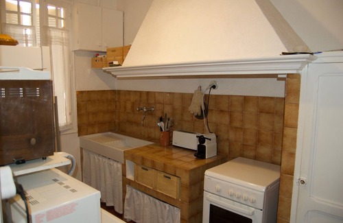 Saint-Cyr-sur-Mer House | Waterfront house in the extension of Les Lecques beach.