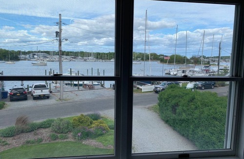 Greenport House | Waterfront house on steerling harbor, views from every room.