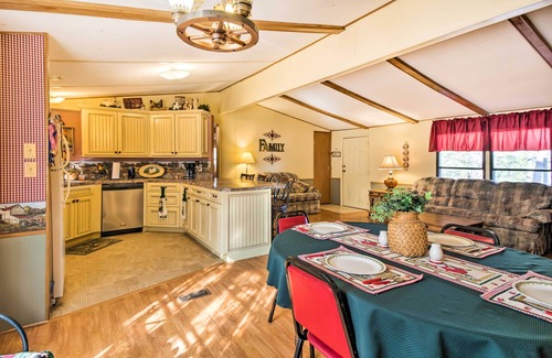 Canadian House | Waterfront House w/Boat Slip on Lake Eufaula!