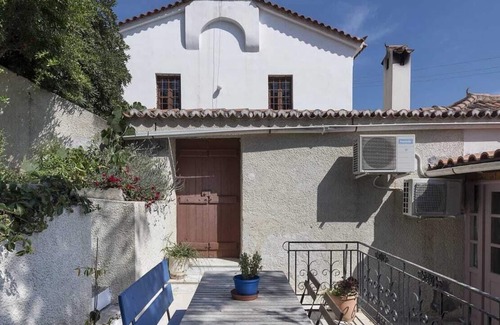 Poros Apartment | Waterfront house with private garden