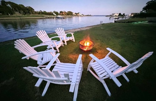 Hampton Bays House | Waterfront in the Hamptons · Waterfront Home | Sleeps 10 | Private Water Access