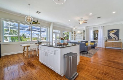 Saint James City House | 🐠Waterfront Island and Pool Dream Retreat!🐋