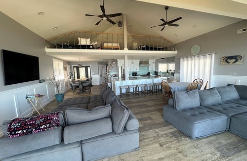 Cobb Island Cottage | Waterfront Island Cottage with Loft and Private Pier