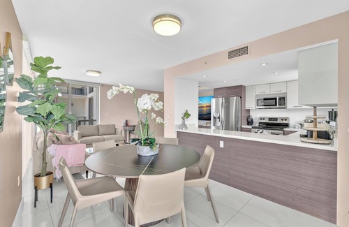 Bay Harbor Islands Apartment | Waterfront Luxury Kosher Condo w/Rooftop Pool & Beach Walk – Bay Harbor Islands