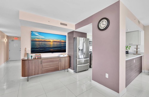 Bay Harbor Islands Apartment | Waterfront Luxury Kosher Condo w/Rooftop Pool & Beach Walk – Bay Harbor Islands