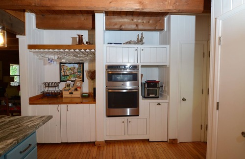 Glenville House | Waterfront Lake Glenville Log Cabin Home. Minutes from hiking and Cashiers, NC