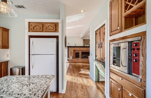 Gainesville House | Waterfront Lake Lanier - Private Dock & Fire Pit space for the whole family!