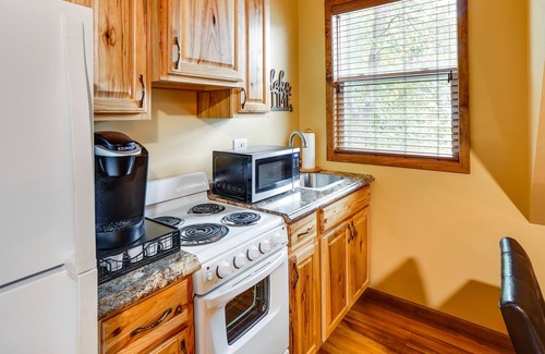 Hamlin County Cottage | Waterfront Lake Poinsett Cottage w/ Private Beach!