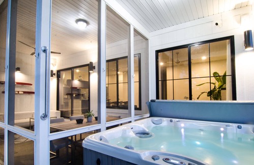 Monticello House | Waterfront Lake Shafer - Hot Tub + Fireplace