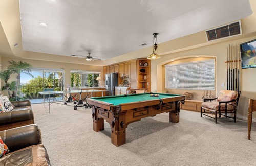 Lakeland Village House | Waterfront Lakeside Mansion Great for Large Families, Retreat, and Events