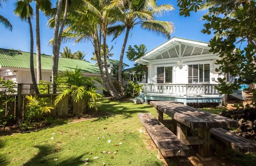 Lanikai House | Waterfront Lanikai Beach Compound