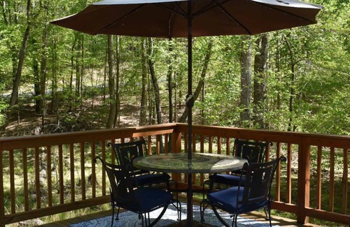 Troutman House | Waterfront LKN Hideaway Relax & Recharge