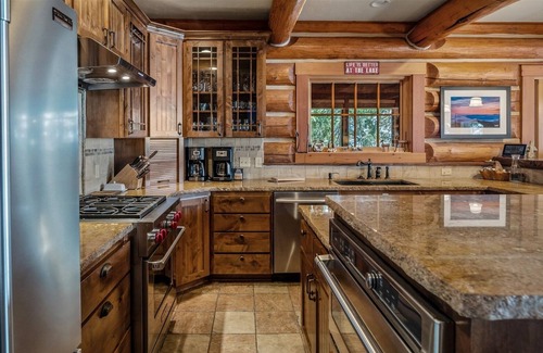 Sandpoint House | Waterfront Luxe Log Home | 6 Bed, 4 Bath