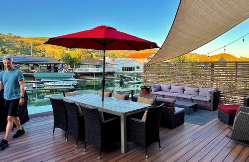 Clear Lake House | Waterfront Luxury- 3 Plus Bedrooms