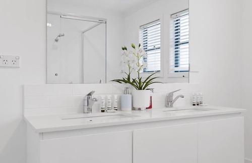 Buff Point House | Waterfront Luxury Living & Private Pool Buff Point