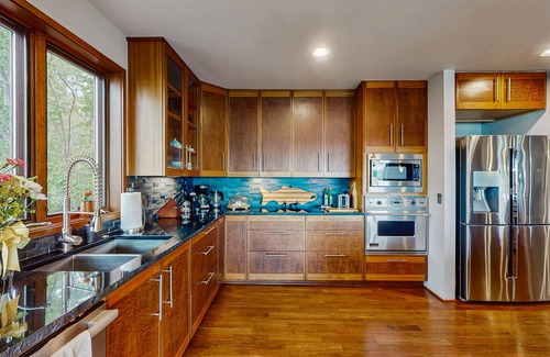 Poulsbo House | Waterfront luxury home with quick access to Seattle by Ferry