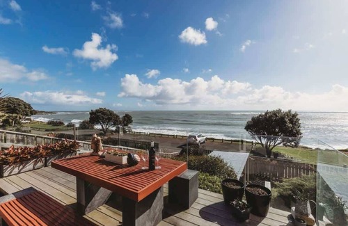 Bell Block Apartment | Waterfront Luxury Apartment Near Beaches