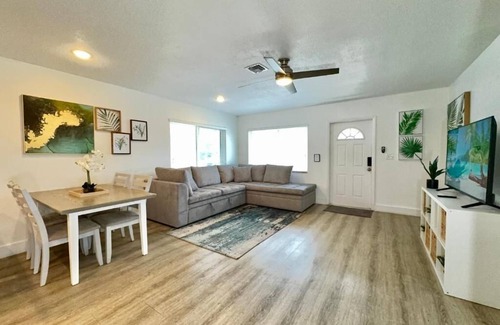 Wilton Manors Villa | Waterfront, Luxury Home, with pooln