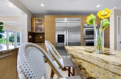 Miami Shores House | Waterfront Miami Dream home