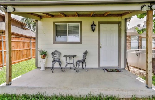 Granbury House | Waterfront Mini House!
