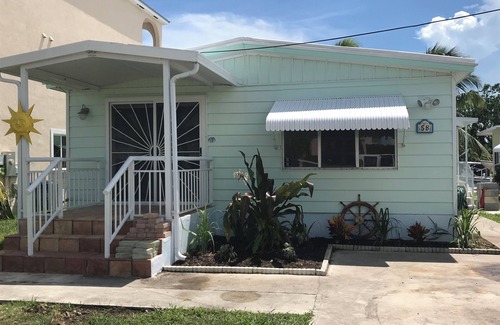 Rock Harbor House | Waterfront mobile home with AC in Key Largo - 3 bedroom