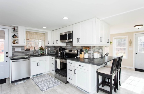 Cossayuna Other | Waterfront Modern Farmhouse with WiFi near Saratoga Track, Vermont and more!