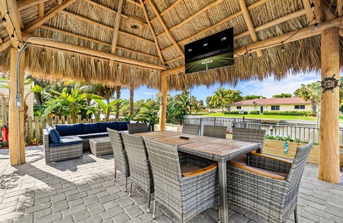 Lake Clarke Shores House | Waterfront Oasis w/Pool, Minigolf & TikiHut! Perfect for Families