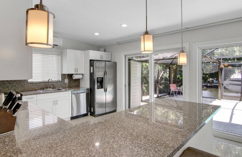 Riverside Park House | Waterfront Oasis | Enclosed pool