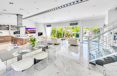 Fort Lauderdale House | Waterfront Oasis/Cascading Pool & Views/Centrally located/Heated Pool/Cascade Key/Residences