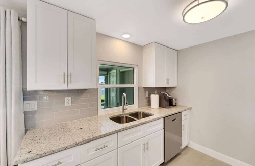 Port Charlotte House | Waterfront Oasis w/Pool & Putt