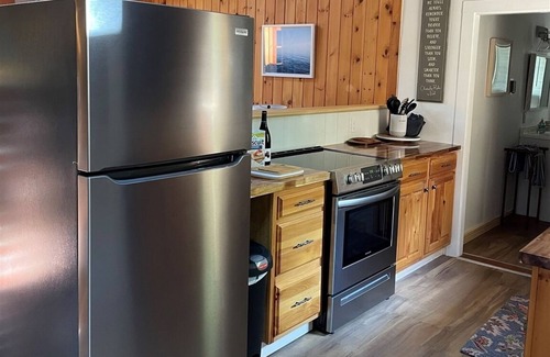 Standish Cottage | WATERFRONT ON SEBAGO LAKE, SANDY BEACH, DOCK, MOORING, AC, AND PET FRIENDLY