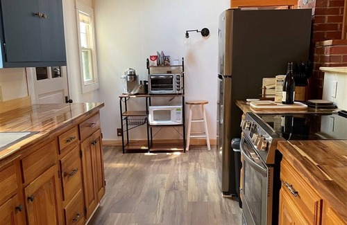 Standish Cottage | WATERFRONT ON SEBAGO LAKE, SANDY BEACH, DOCK, MOORING, AC, AND PET FRIENDLY