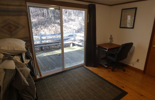 Bellepoint Cabin | Waterfront on the New RIver