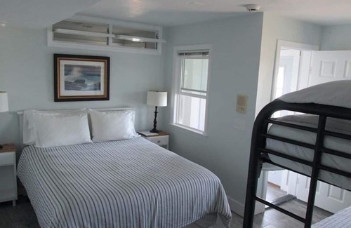 Mashpee House | Waterfront on Wakeby Pond RPLO015