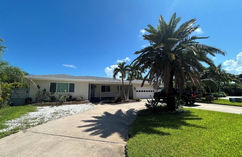 Belleair Beach House | Waterfront Open Bay View Belleair Beach 3-BR Home! No damage from Helene/Milton!