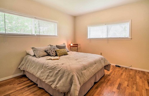 Oroville Cottage | Waterfront Osoyoos Lake Cottage w/Beach & Patio!