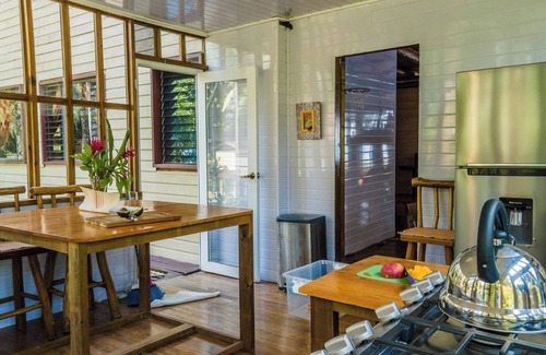 Livingston House | Waterfront Property With Spacious House With Dorm and Communal Kitchen Rio Dulce