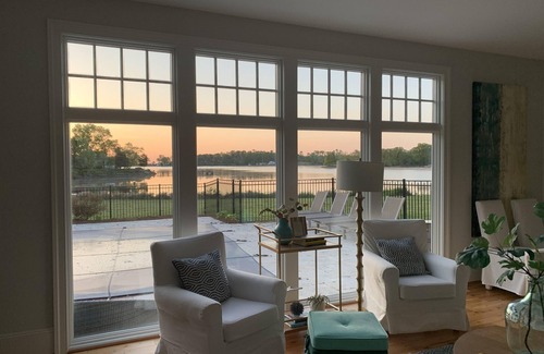 White Stone House | Waterfront panoramic point w/pool, perfect for traveling couples, families