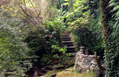 Bellingham House | Waterfront Panoramic View Of San Juans And Huge Gourmet Kitchen