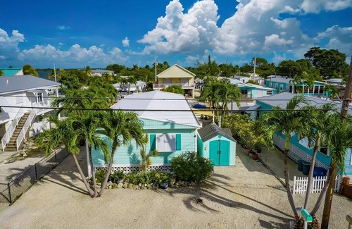 Little Torch Key House | Waterfront Paradise in Florida Keys. Free use of Kayaks, and more!