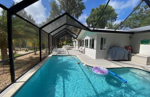 Crystal River House | Waterfront Paradise w dock, large patio, lanai, pool, hot tub! Bring your boat!