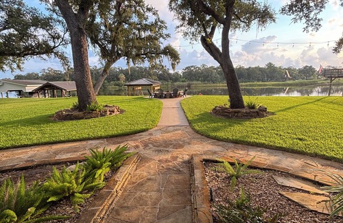 Brazoria Cabin | Waterfront Paradise! Cabin-Style Retreat on the River