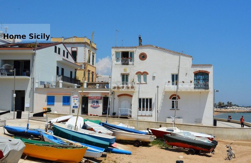 Marina di Ragusa Apartment | Waterfront penthouse in the center for 6/8 pax
