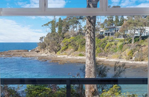 Lilli Pilli House | Waterfront, Pet-Friendly,WiFi | Oceanfront Beauty