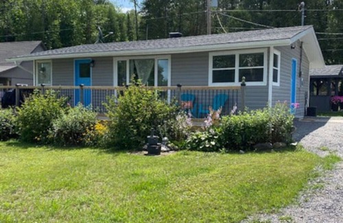 Tudor and Cashel Cottage | Waterfront-Pet Friendly-HotTub-Firepit-BBQ