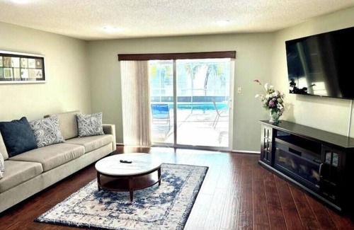 Largo House | Waterfront Pool Home - 8PPL 4BR