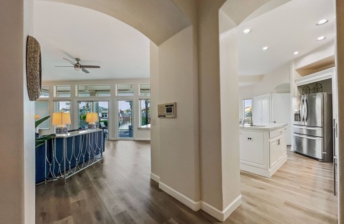 The Islands House | Waterfront, Pool, Sauna, Boat, Luxury living, low price! 30 Night Min.