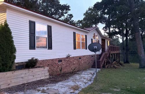 Manning House | Waterfront property on Lake Marion