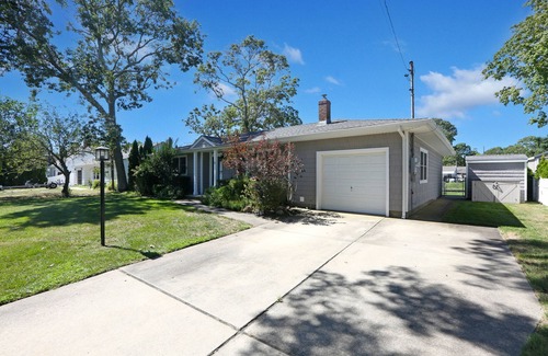 East Quogue House | Waterfront Property E. Quogue Minutes From The Hamptons