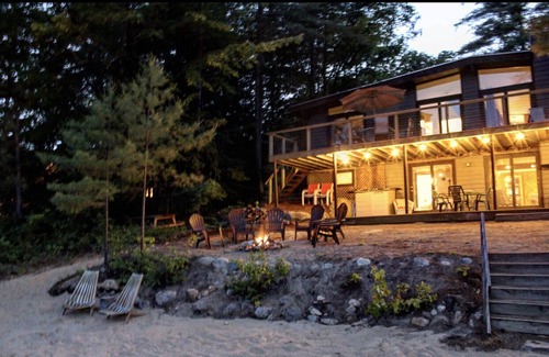 Eidelweiss Village House | Waterfront property with hot tub near North Conway